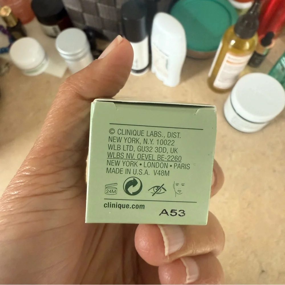 Clinique's Clarifying Do-Over Peel -NEW IN ORIGINAL PACKAGING - Picture 4 of 7